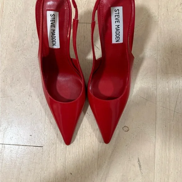 Steve Madden Reyes Red Heels - size 5 - Picture 9 of 10